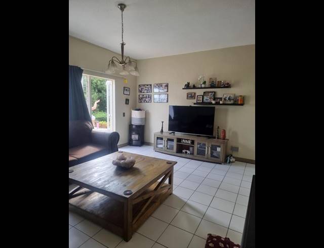2 BEDROOM TOWNHOUSE FOR SALE IN SUNNYROCK